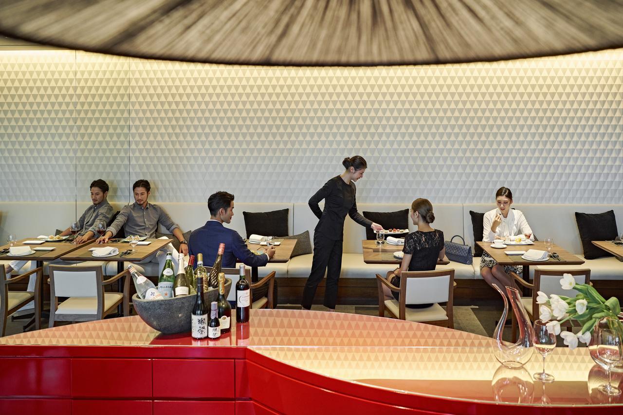 Отель Silks Club Гаосюн Экстерьер фото The Wing at Hong Kong International Airport